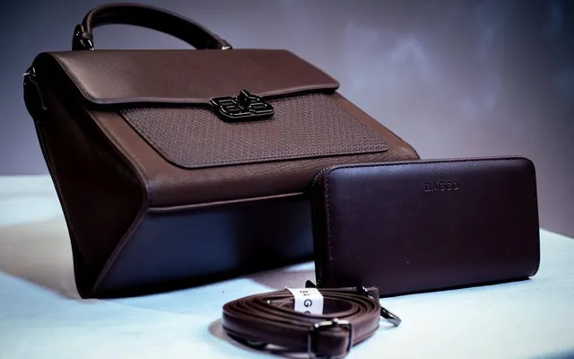 Eko woven-panel set in Chocolate