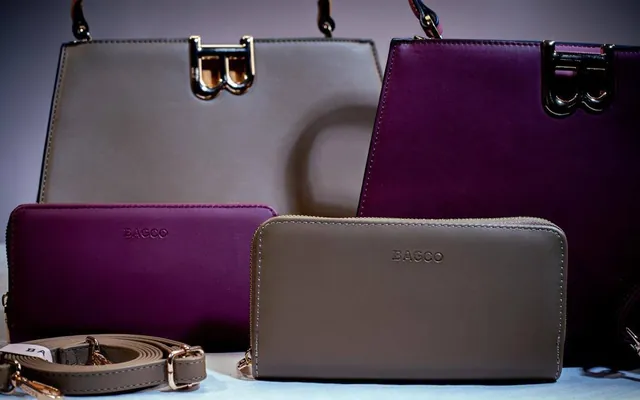Banana Island trapeze set in Plum, photo 4